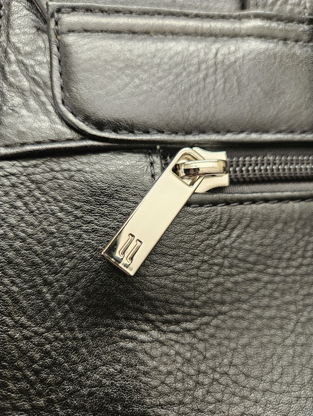 Black Leather Purse / Backpack - Picture 9 of 9